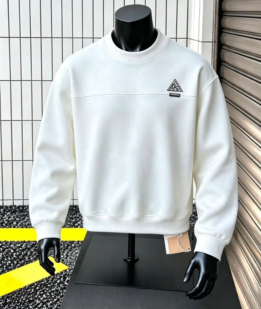 Black plain crewneck sweatshirt on black mannequin.