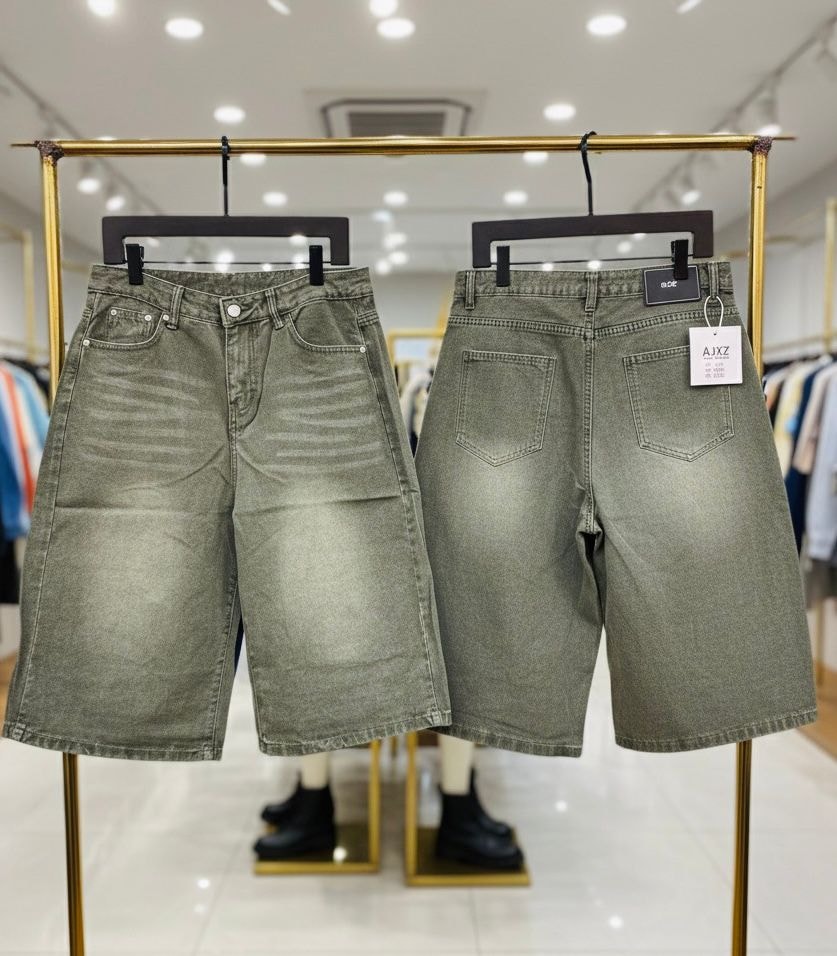 Jeans short category 