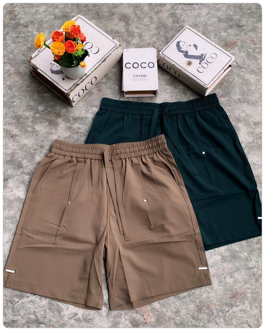 Refined Leisure Shorts - Taupe | Deep Forest Green