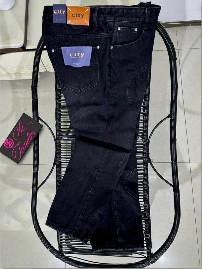 The City-High Essential Black