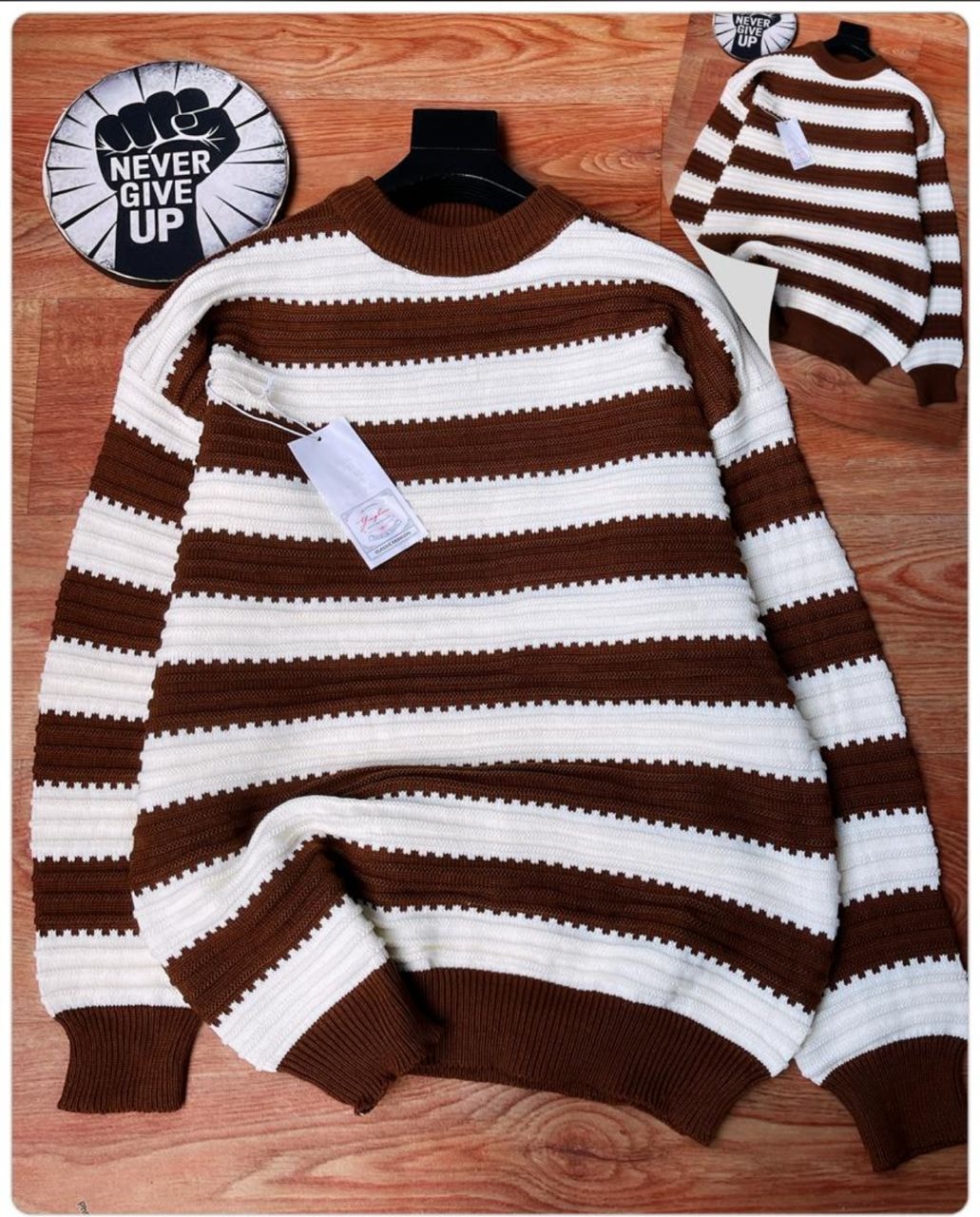 Linear-Serrated crewneck Sweater