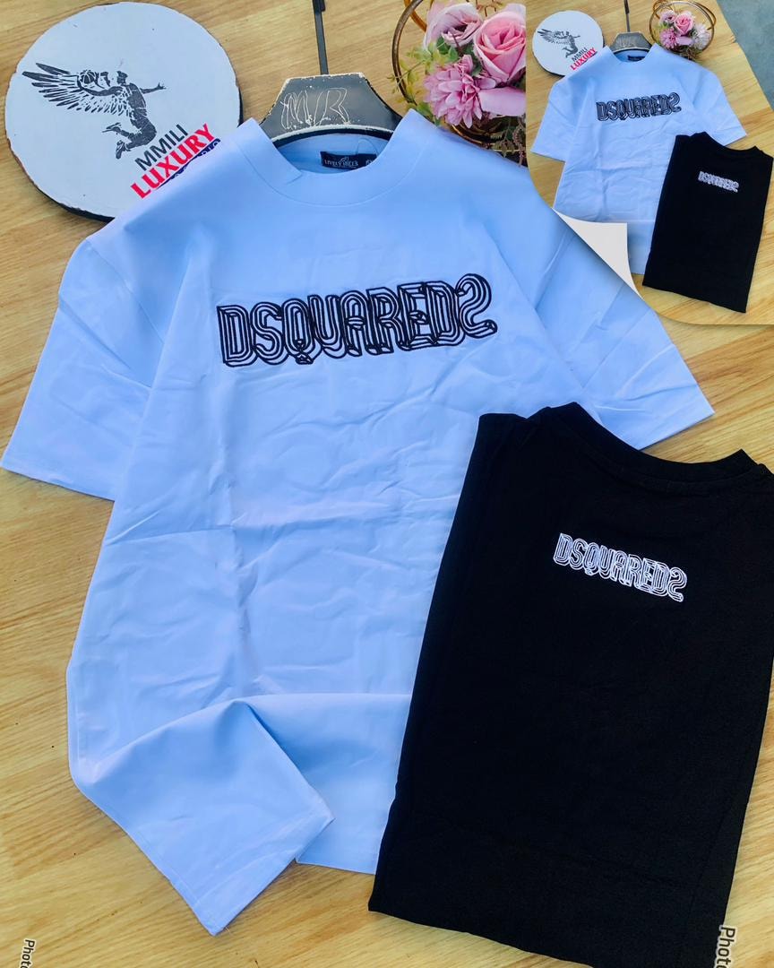 Light blue DSquared2 logo round neck t-shirt.
