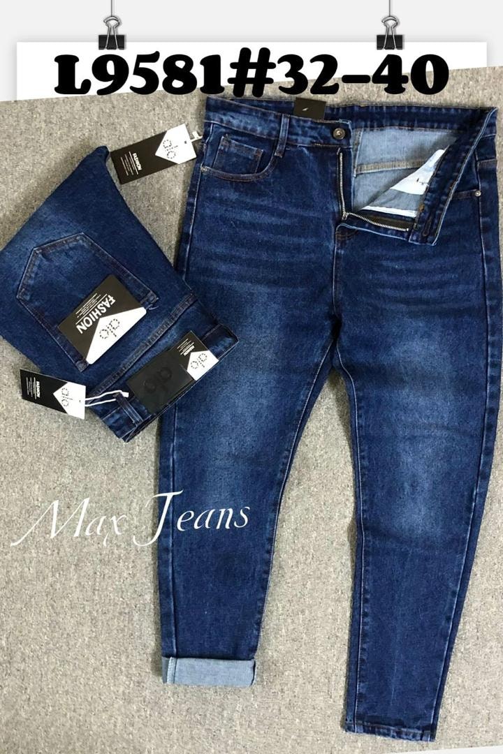 Blue men's jeans with fashion tags and Max Jeans text, labeled L9581#32-40.