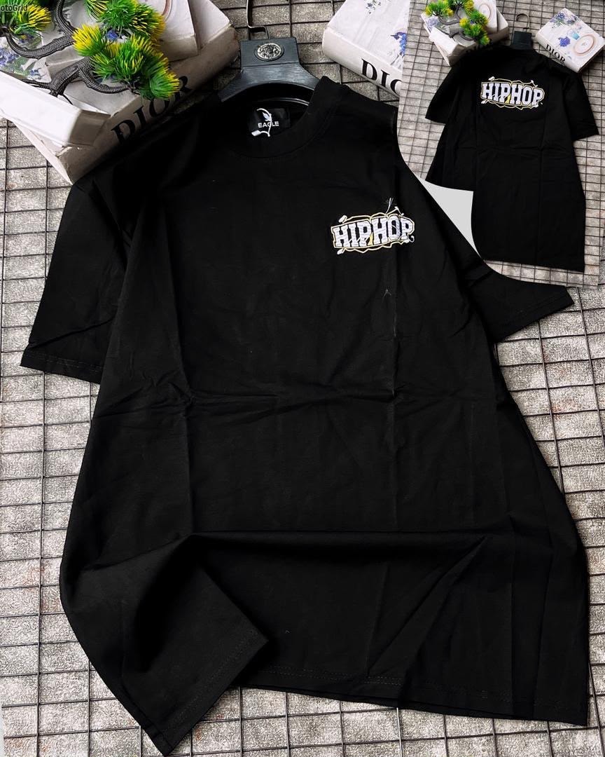 Hiphop graphic t-shirt in black.