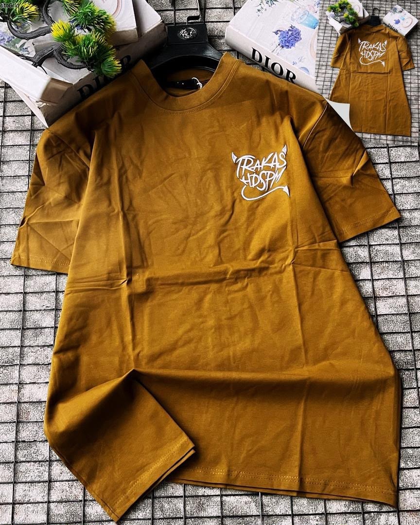 Trakas graphic t-shirt in brown.