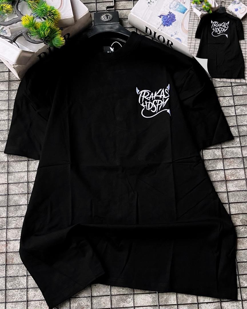 Trakas graphic t-shirt in black.