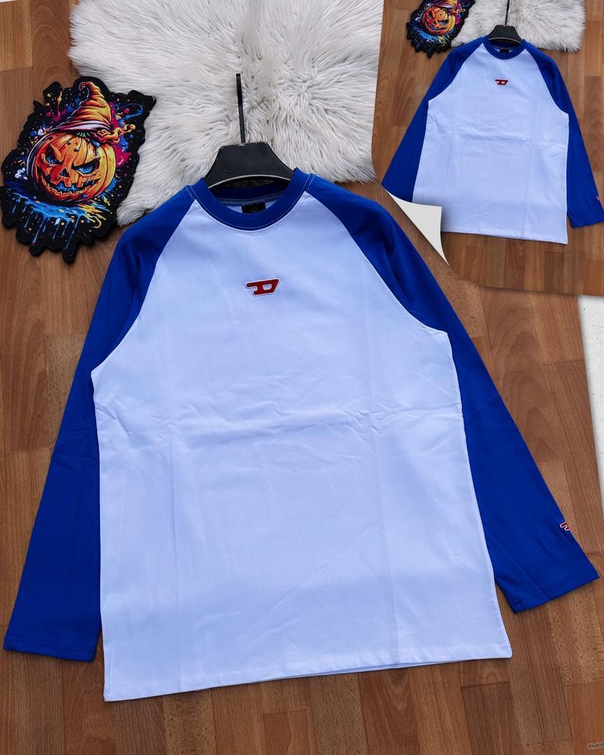 White long sleeve raglan tee with blue contrast sleeves and red Dee logo.