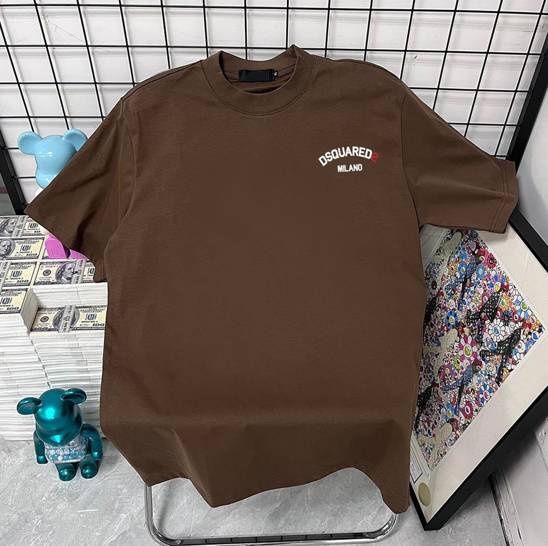 Brown t-shirt with DSQUARED2 MILANO print on right chest.